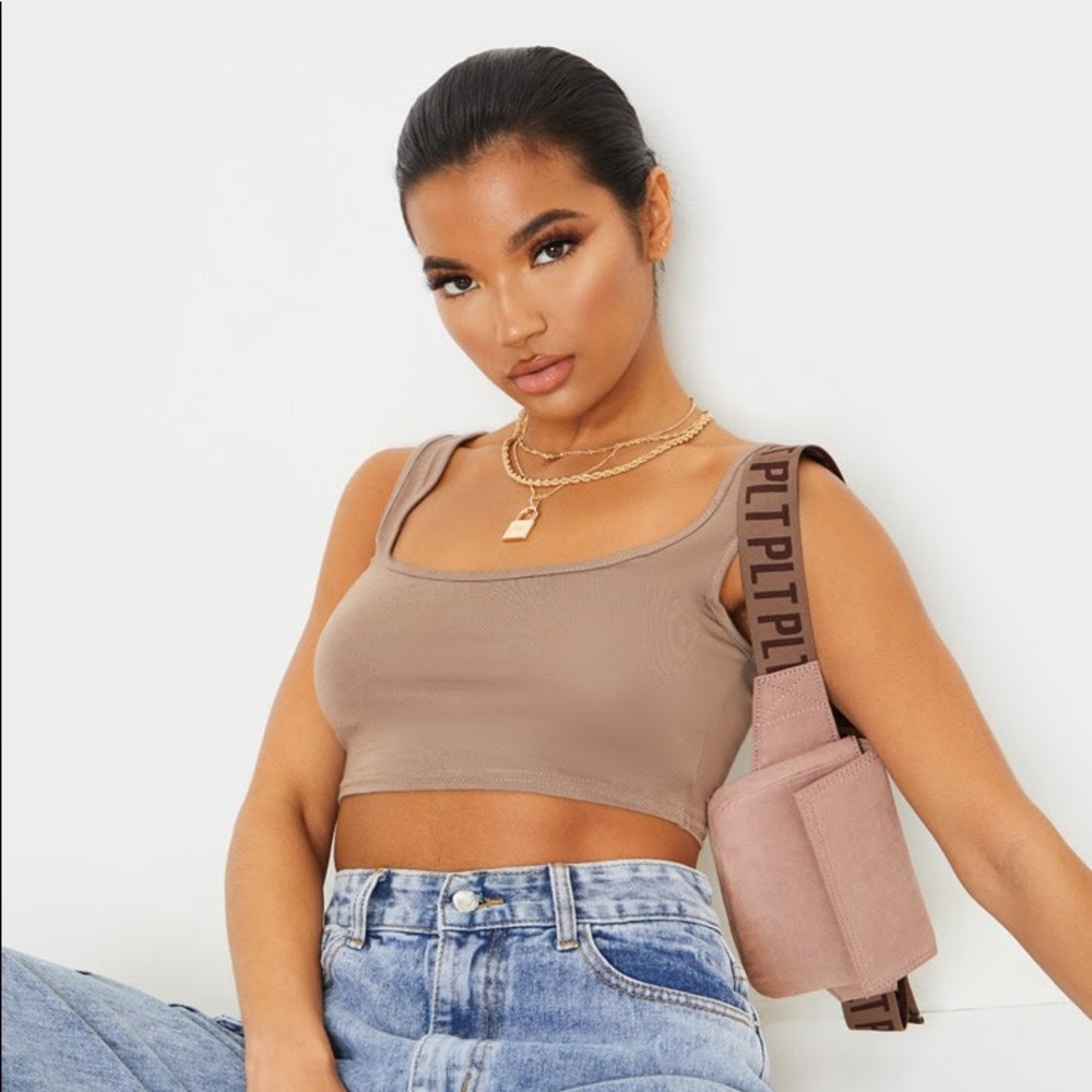 PLT | Basic Scoop Neck Crop Top